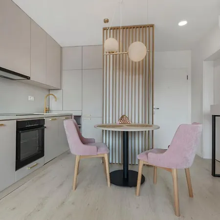 Lam Rose - Ac - Terrace *